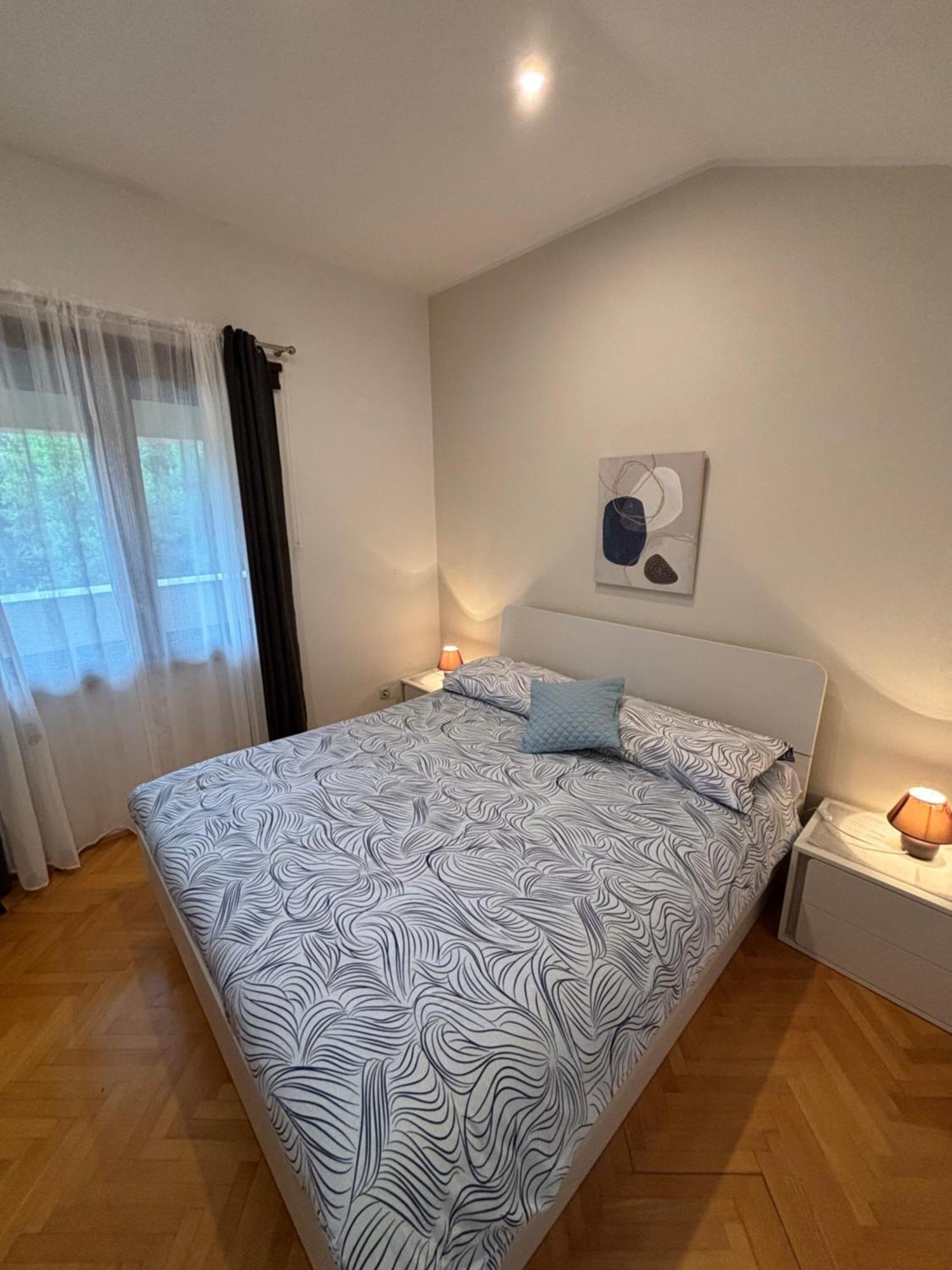 Quiet Apartment-free Parking Apartmán