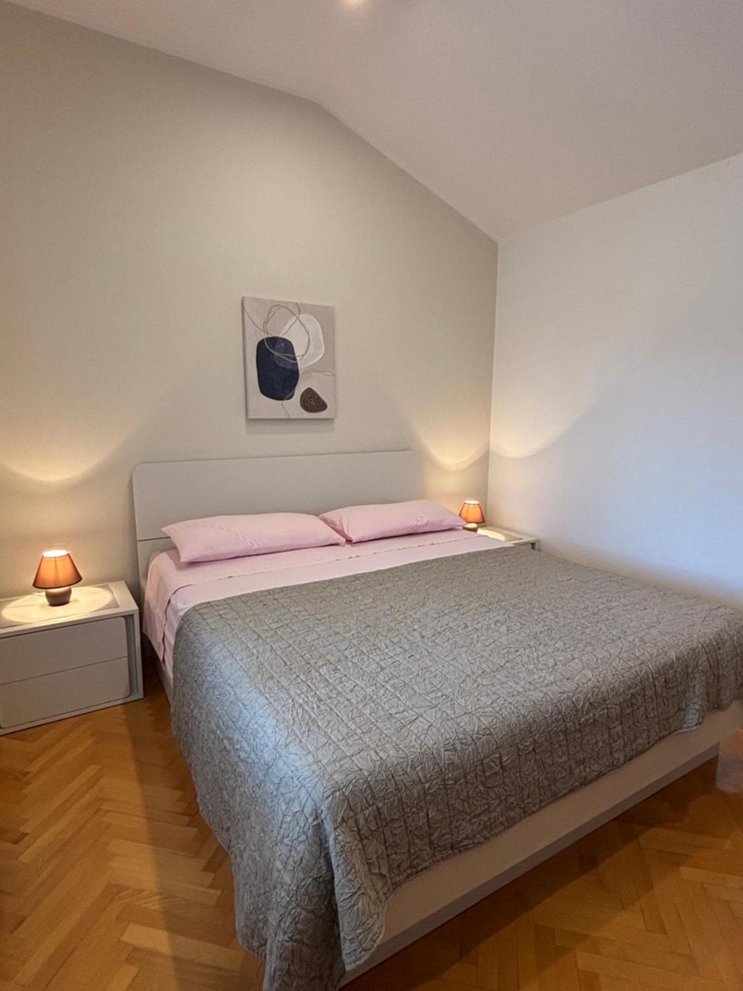 Apartment Quiet Apartment-Free Parking *