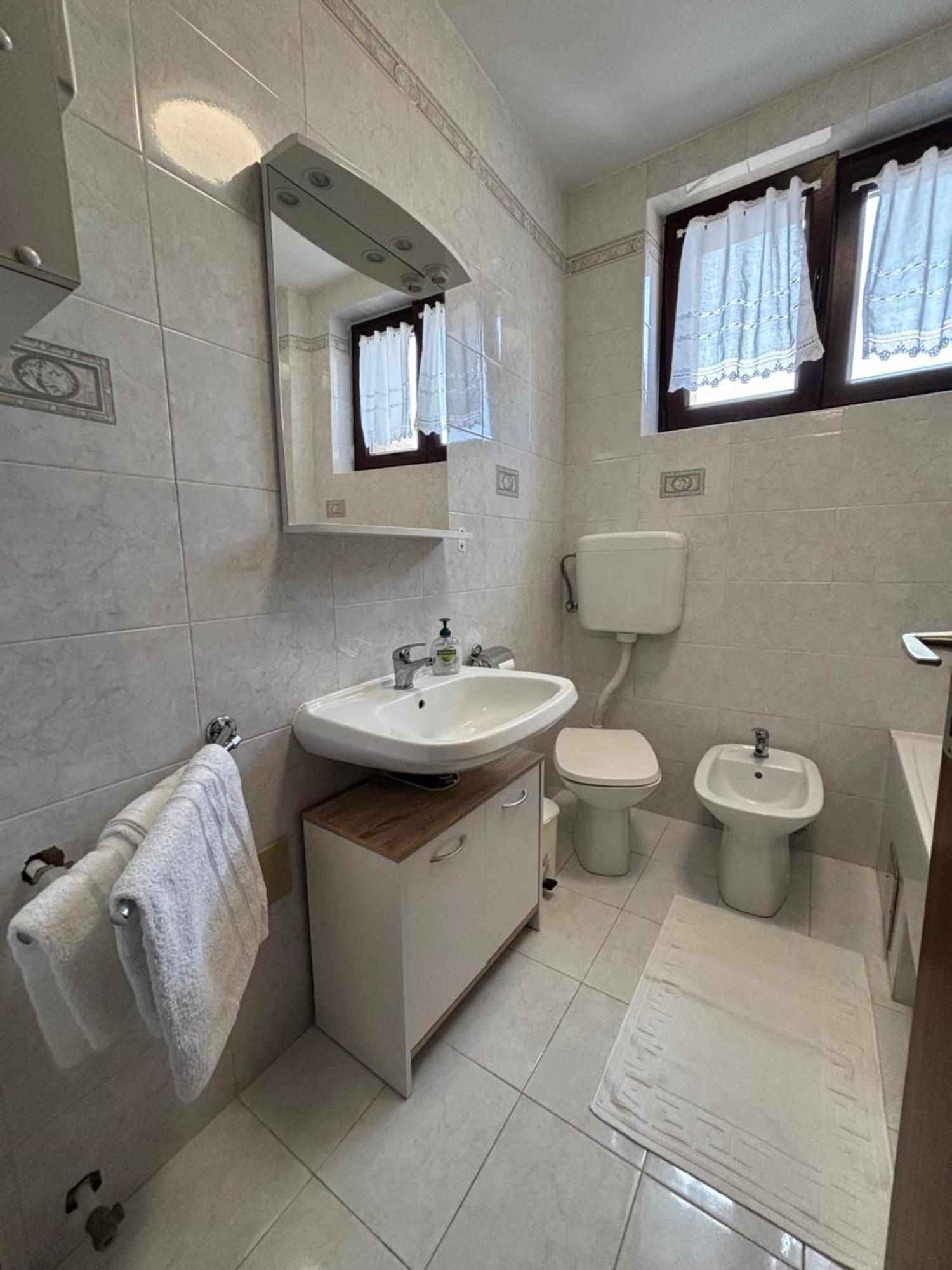 Quiet Apartment-Free Parking Apartment *